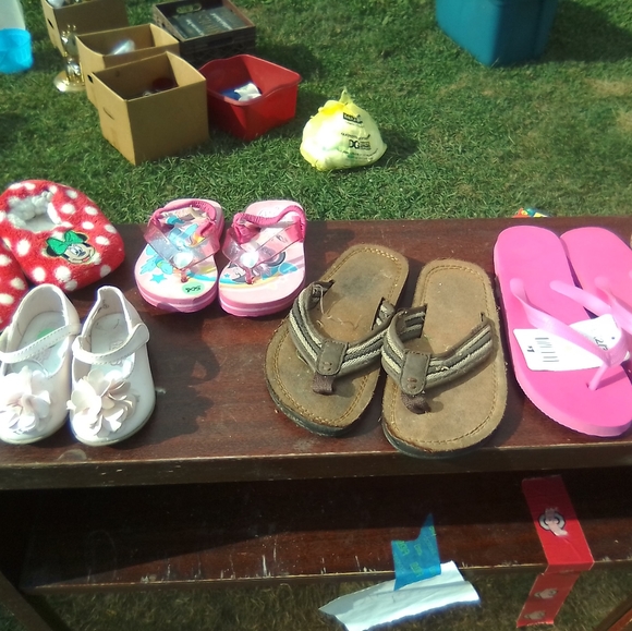 Clothes, Shoes, Home items, Car accessories, jewelry, tools, kitchen items, ect. - Picture 9 of 16